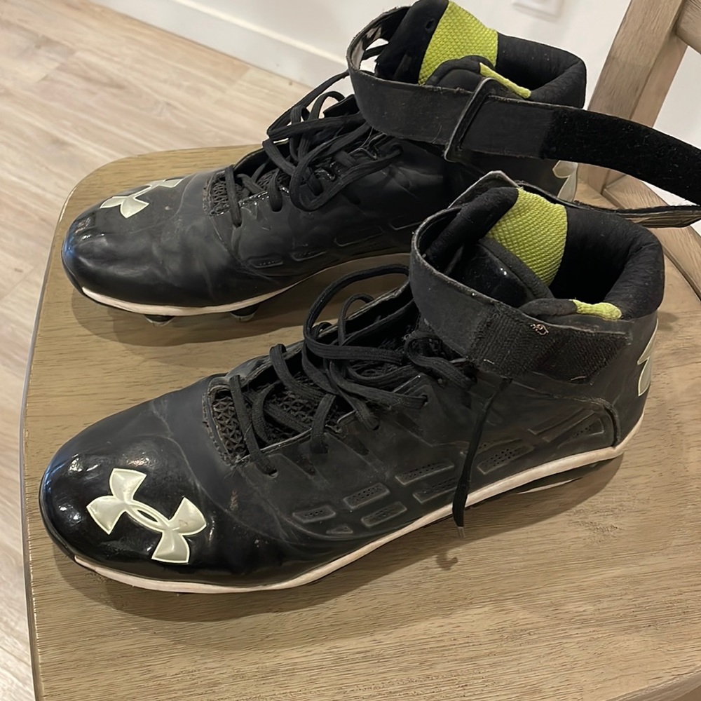 Under armor football cleats